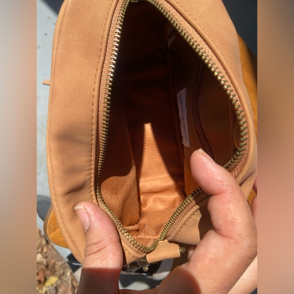 Crossbody Universal Thread purse bag - Picture 8 of 9